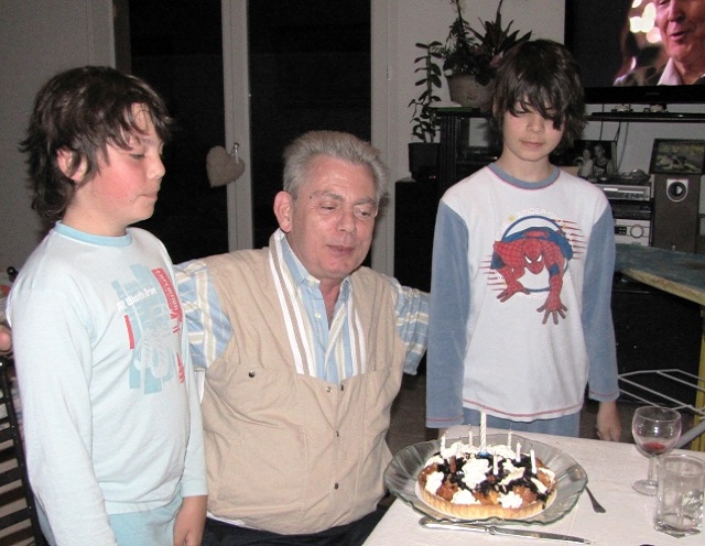 papy et sdes petits enfants Julien et Fabien